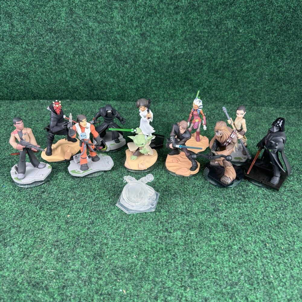 Lot of 12 Disney Infinity Star Wars Characters - Darth Vader, Chewbacca, Yoda
